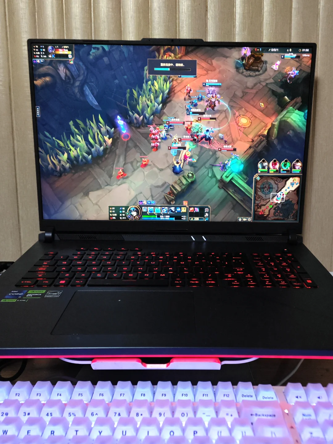 在朝鲜，我喜欢玩英雄联盟