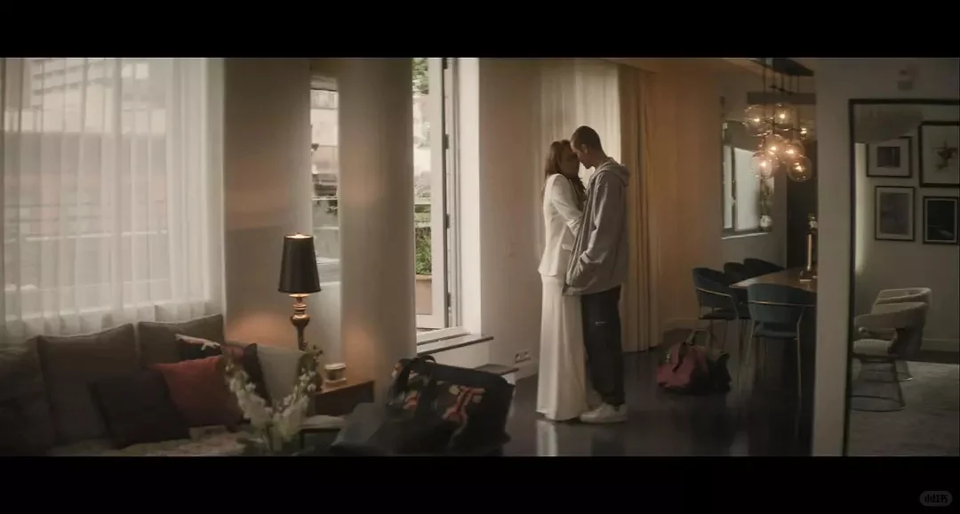 新片推荐: 《鸟与蜜蜂》有尺度❗