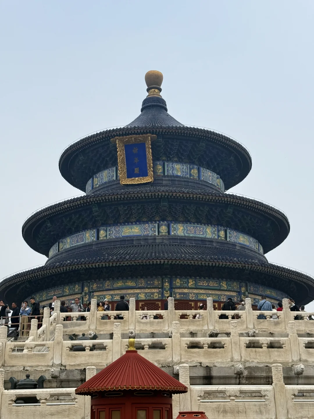 红墙蓝瓦 片片祈年