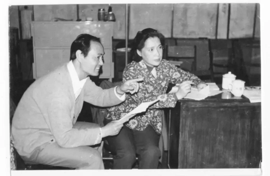 金焰 秦怡（30）电影皇帝和电影疯子