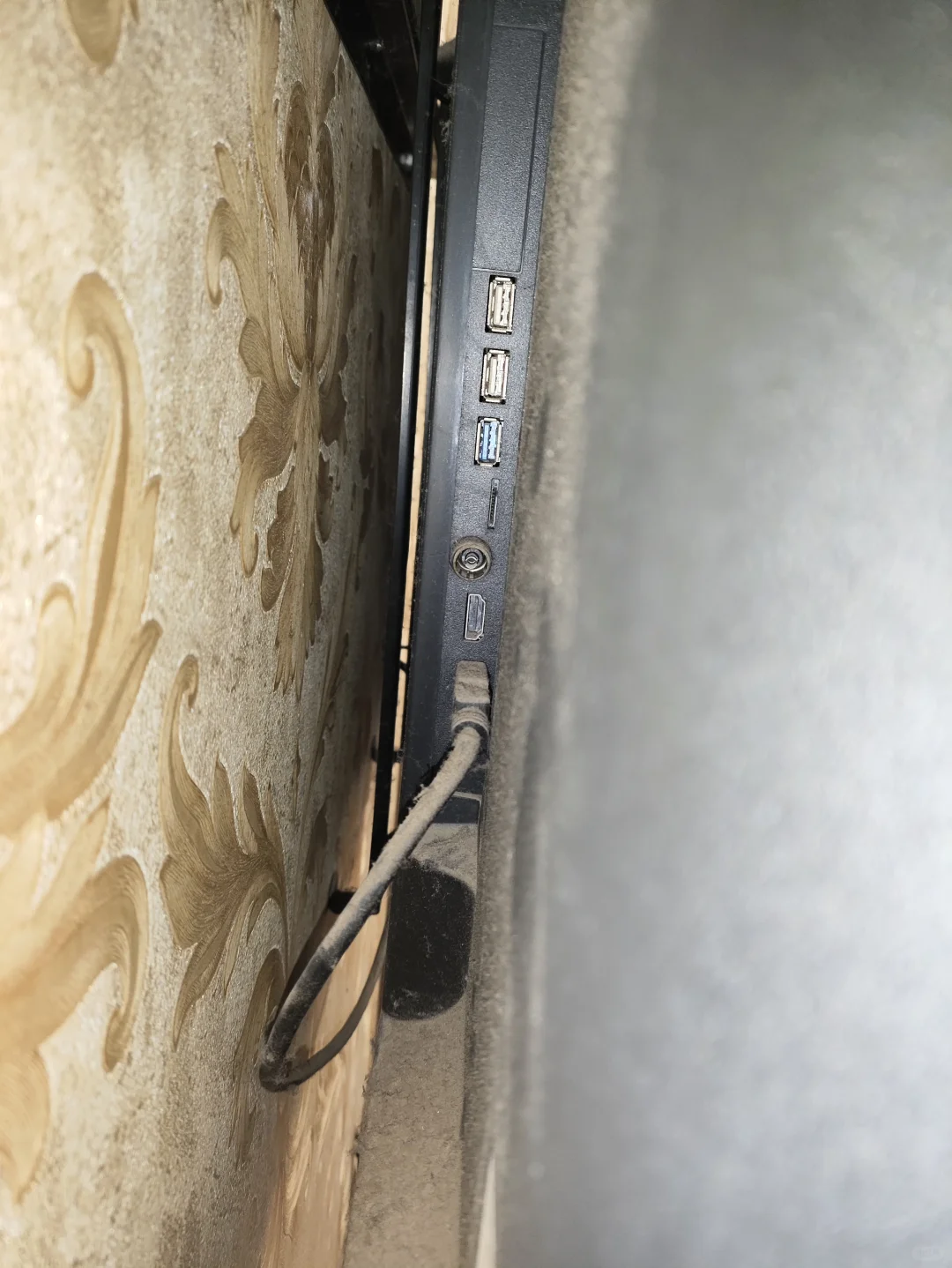 15年买的海信电视机，请问这种有网线口吗