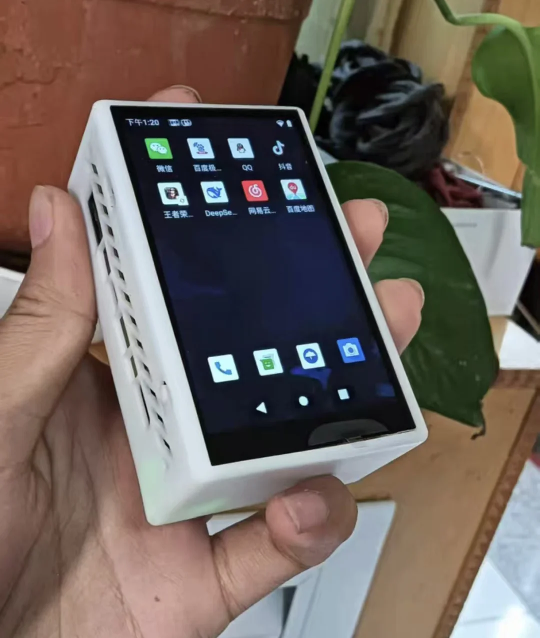 大神攒出“泰山派”手机，安卓11+3.1寸触屏
