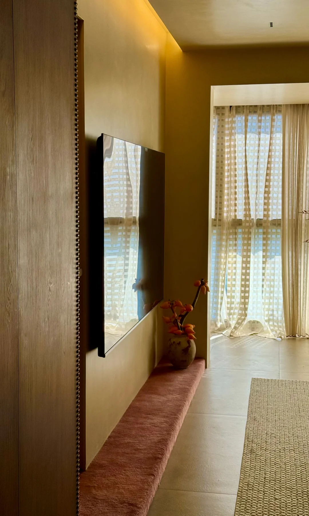 邻居冲进我家大喊，你家电视的线藏哪去了？🤯