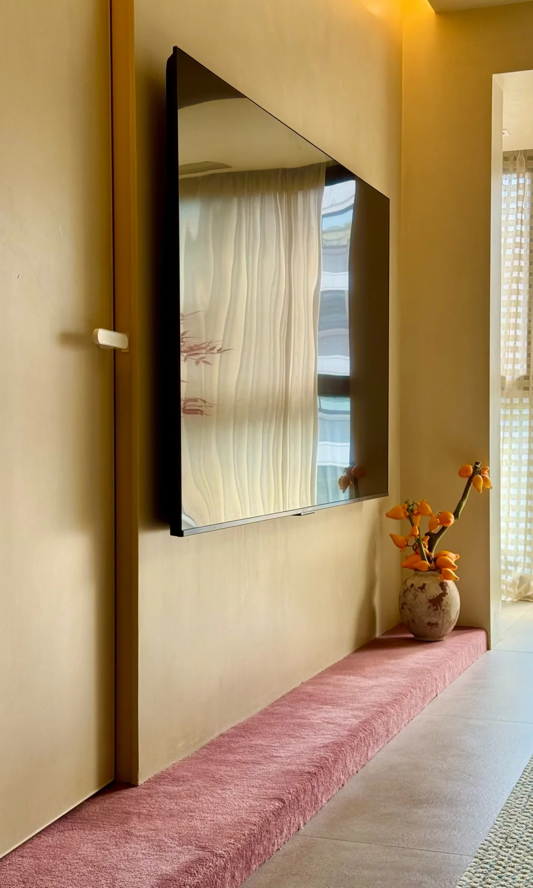 邻居冲进我家大喊，你家电视的线藏哪去了？🤯