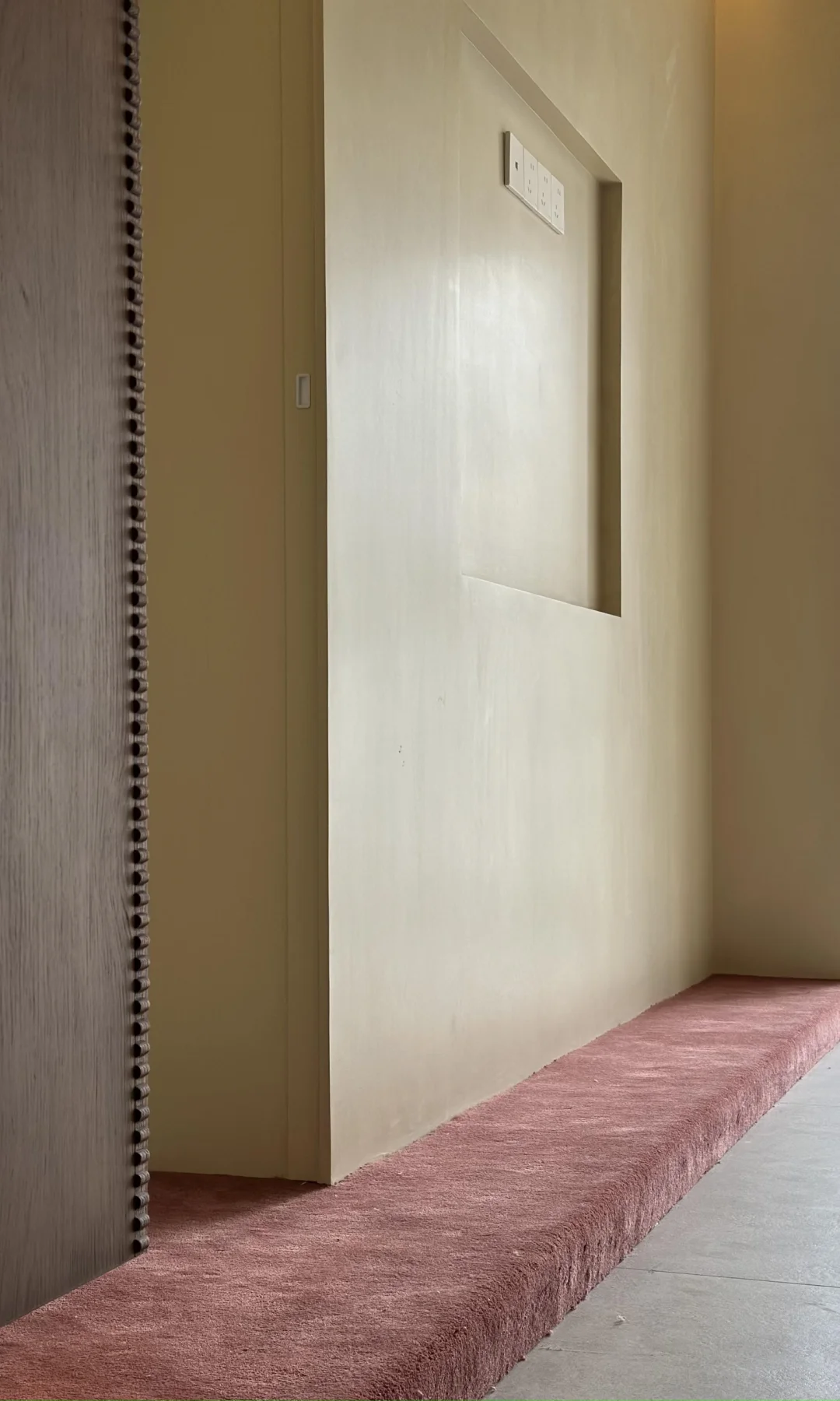 邻居冲进我家大喊，你家电视的线藏哪去了？🤯