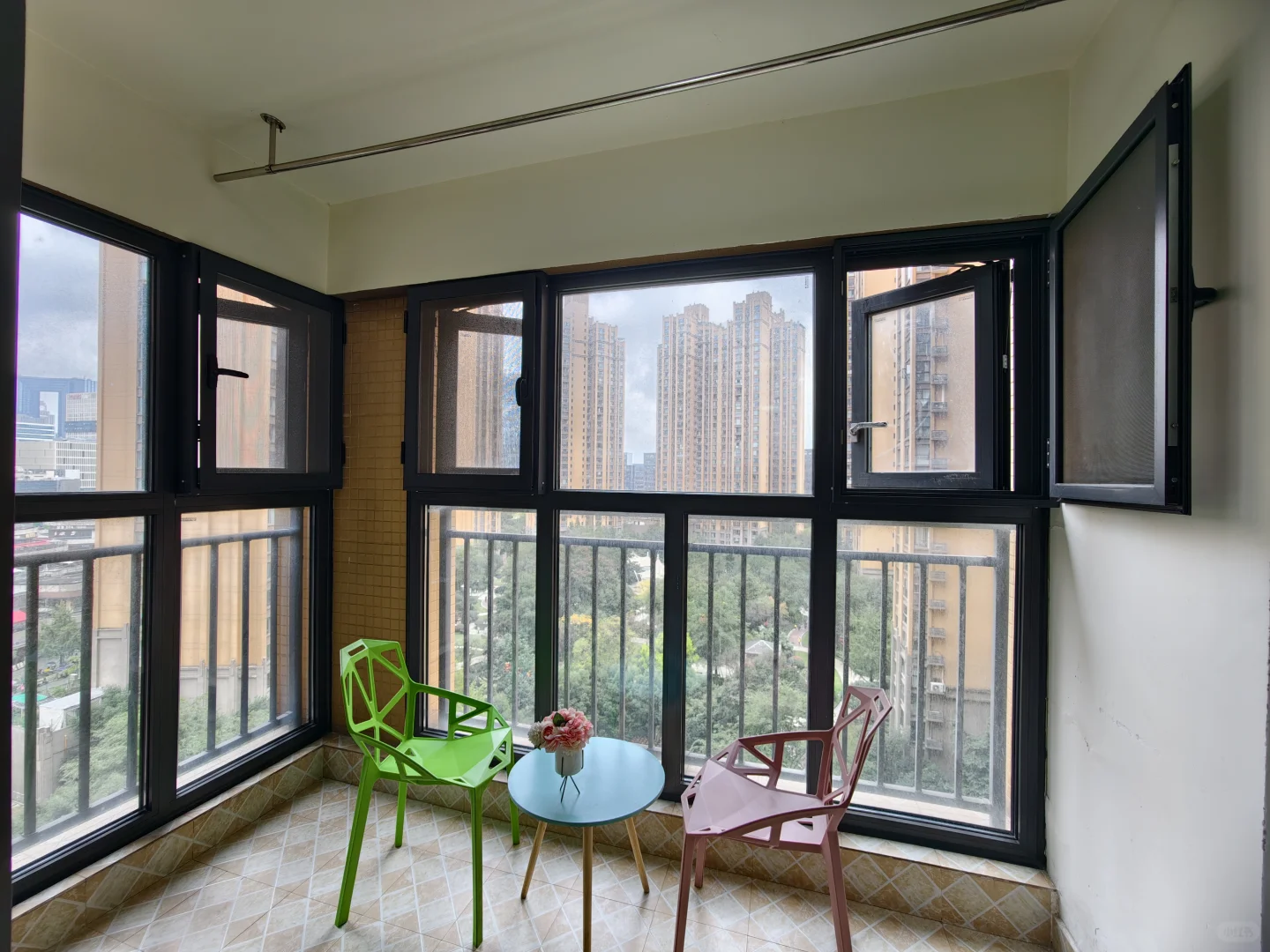 天府五街银泰城套3双卫🉑月付🉑免押