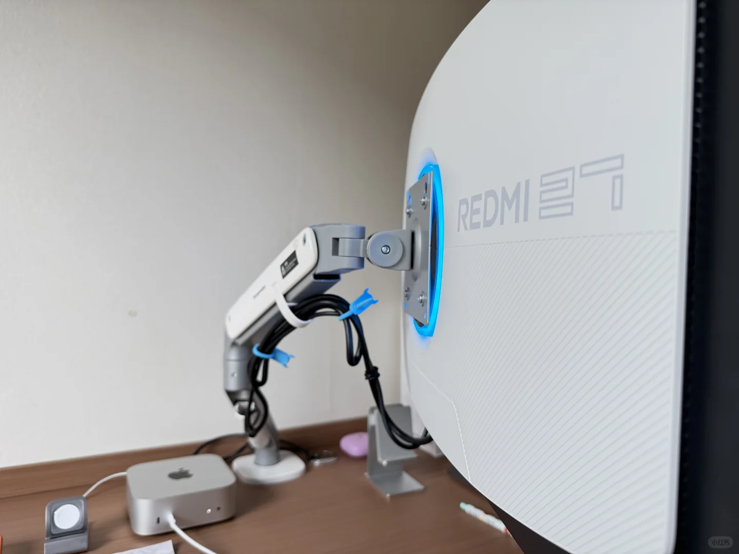 G27U显示器 4k 高刷、小爱大模型、电视盒子、