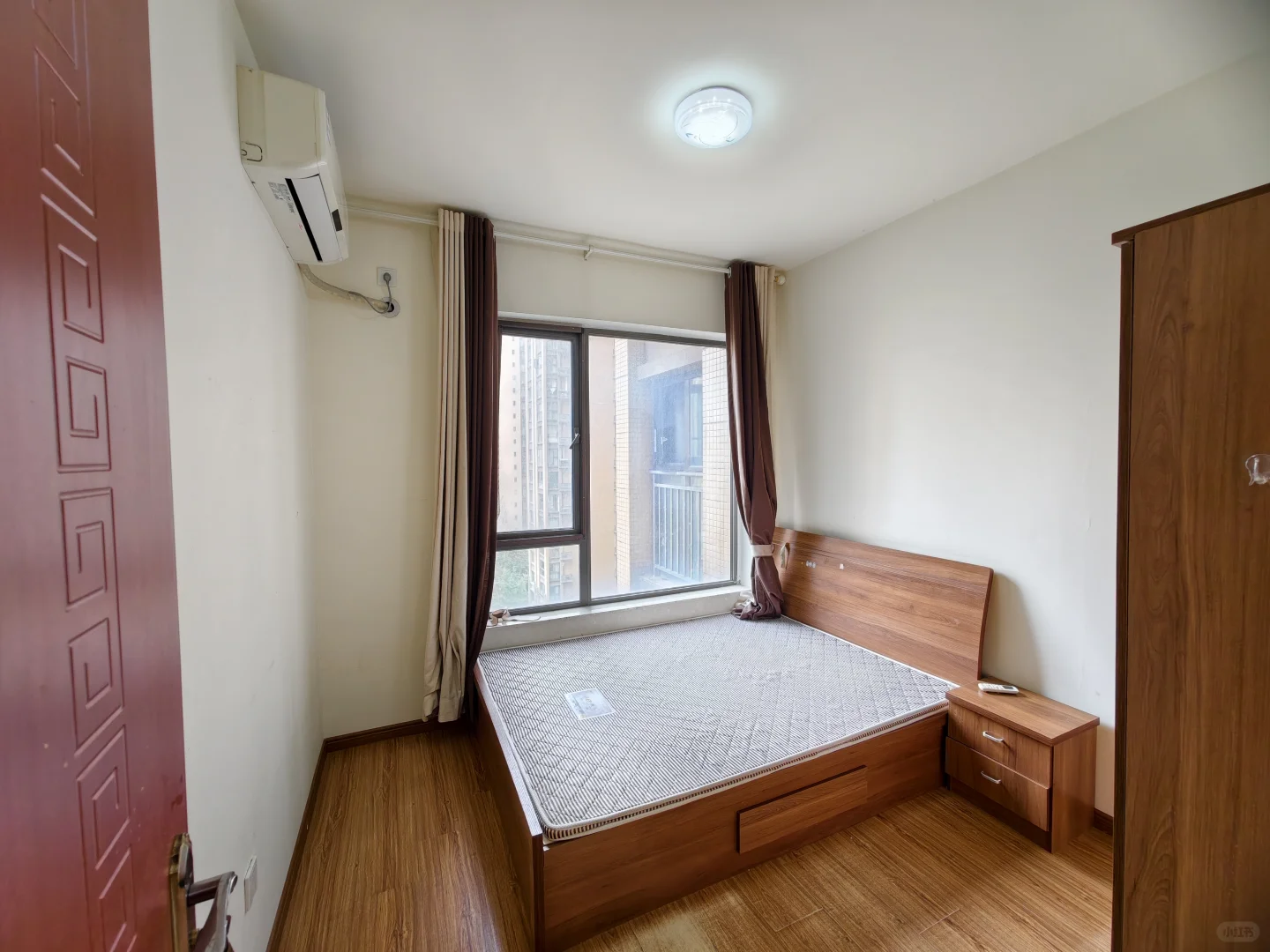 天府五街银泰城套3双卫🉑月付🉑免押