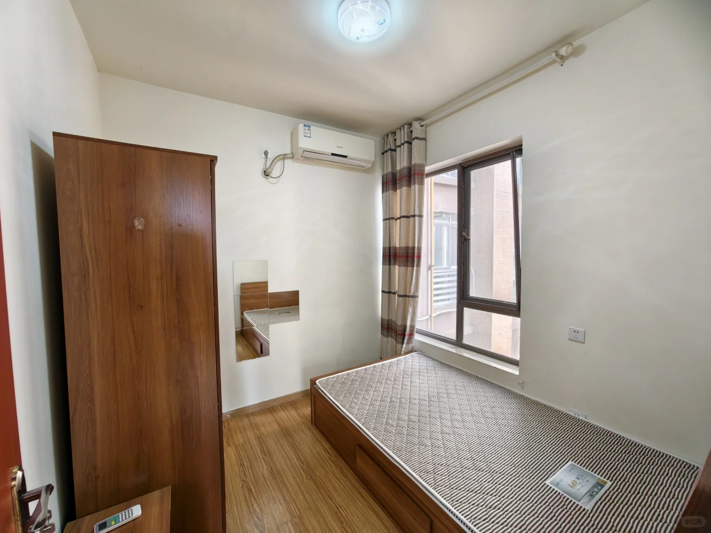 天府五街银泰城套3双卫🉑月付🉑免押