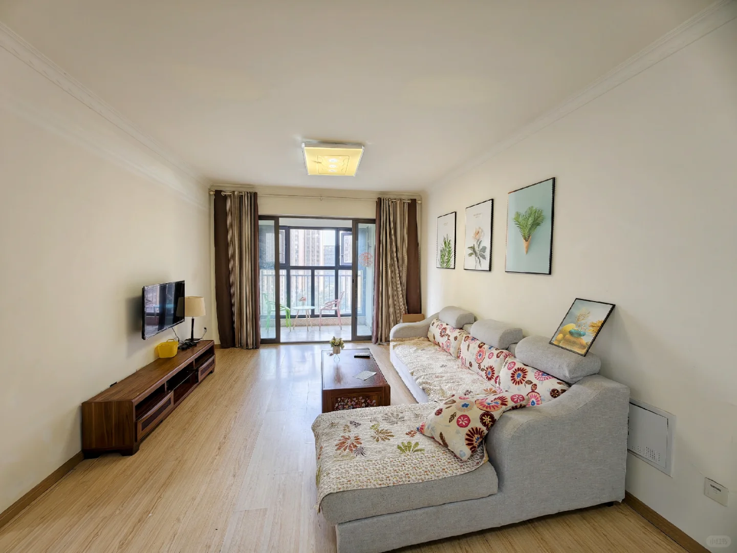 天府五街银泰城套3双卫🉑月付🉑免押