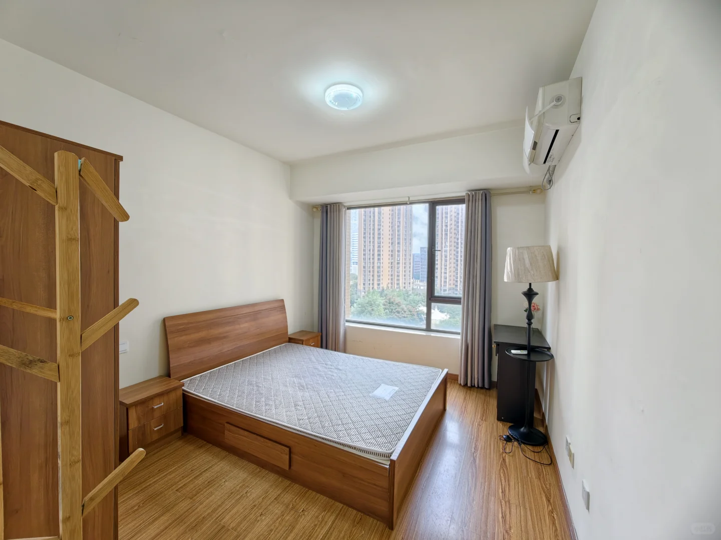 天府五街银泰城套3双卫🉑月付🉑免押