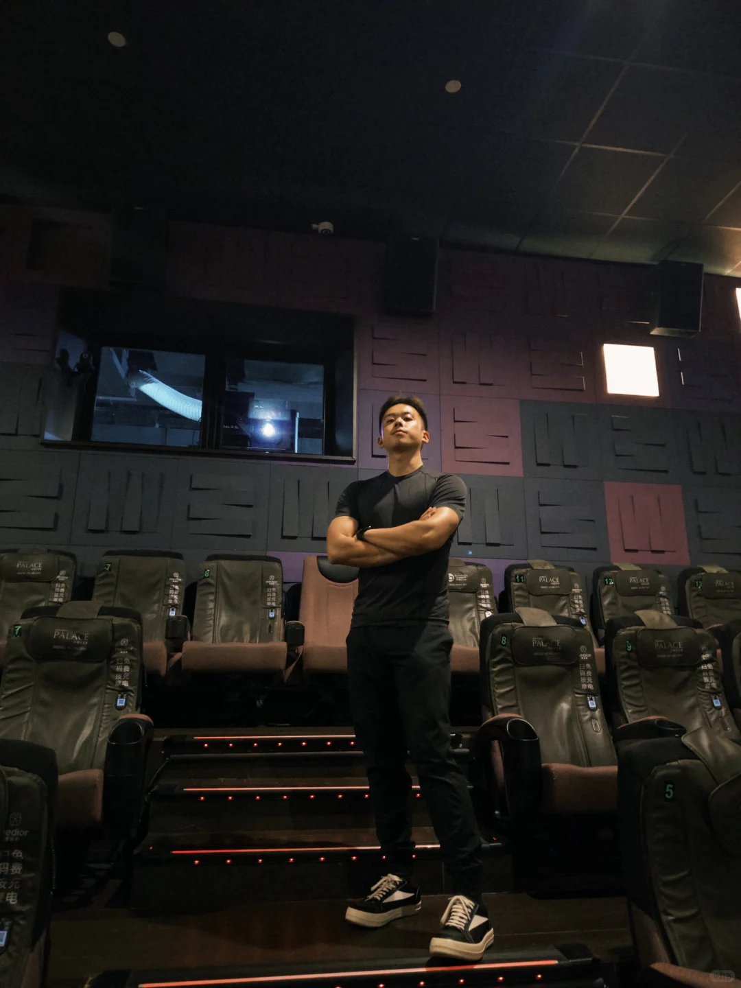 包场看恐怖电影<<怪猴>>🐒”></p>
<div data-v-610be4fa=\