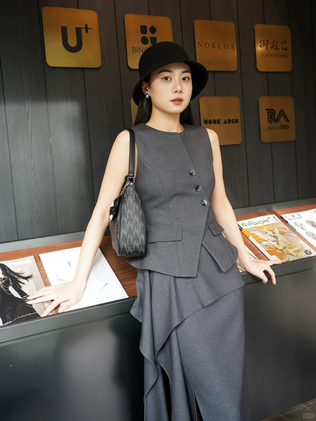 我的秋日剧场：构筑秋日咖啡馆的清冷叙事