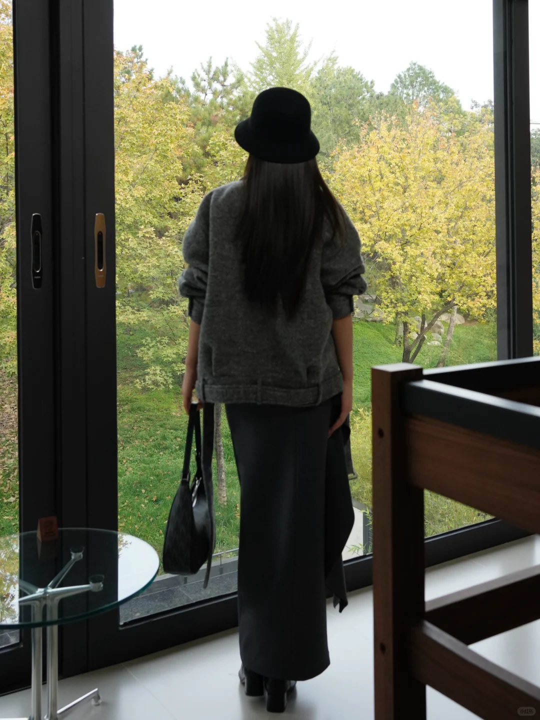 我的秋日剧场：构筑秋日咖啡馆的清冷叙事