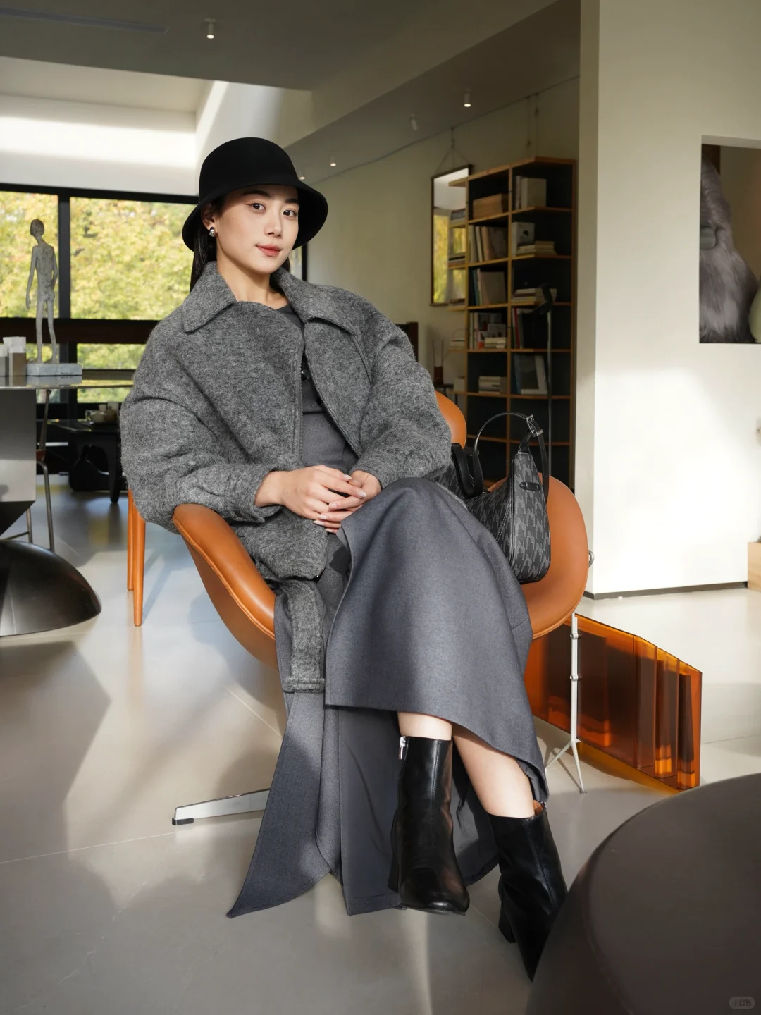 我的秋日剧场：构筑秋日咖啡馆的清冷叙事