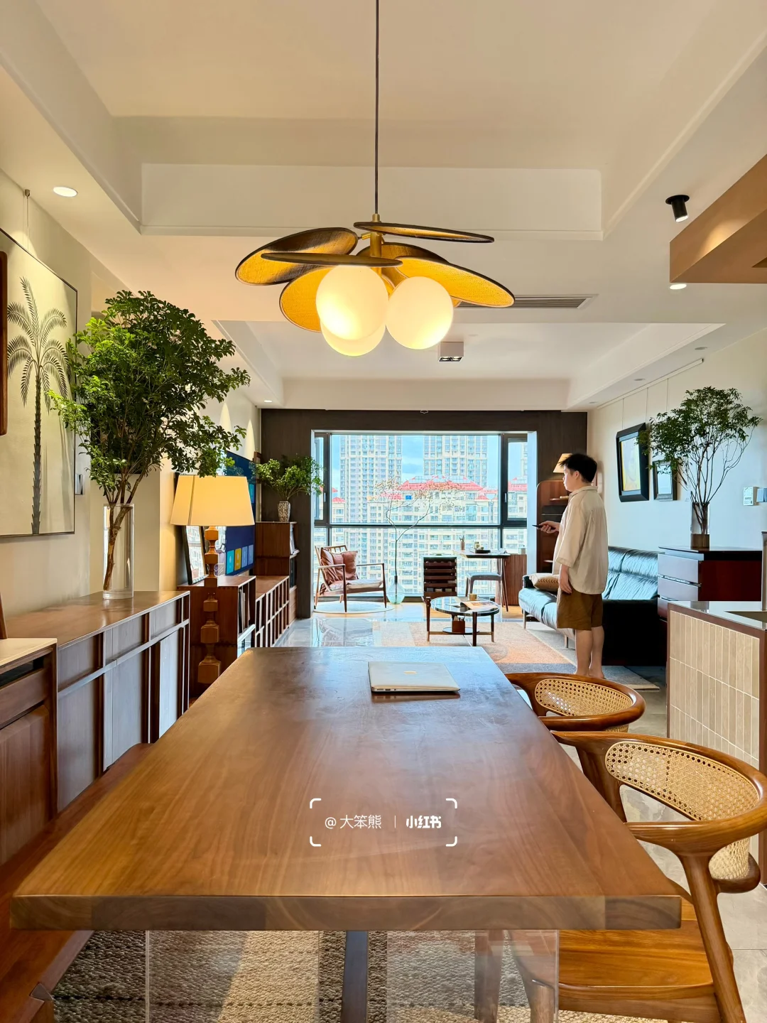 改造成功，中古风客厅幸福感是电视给的！