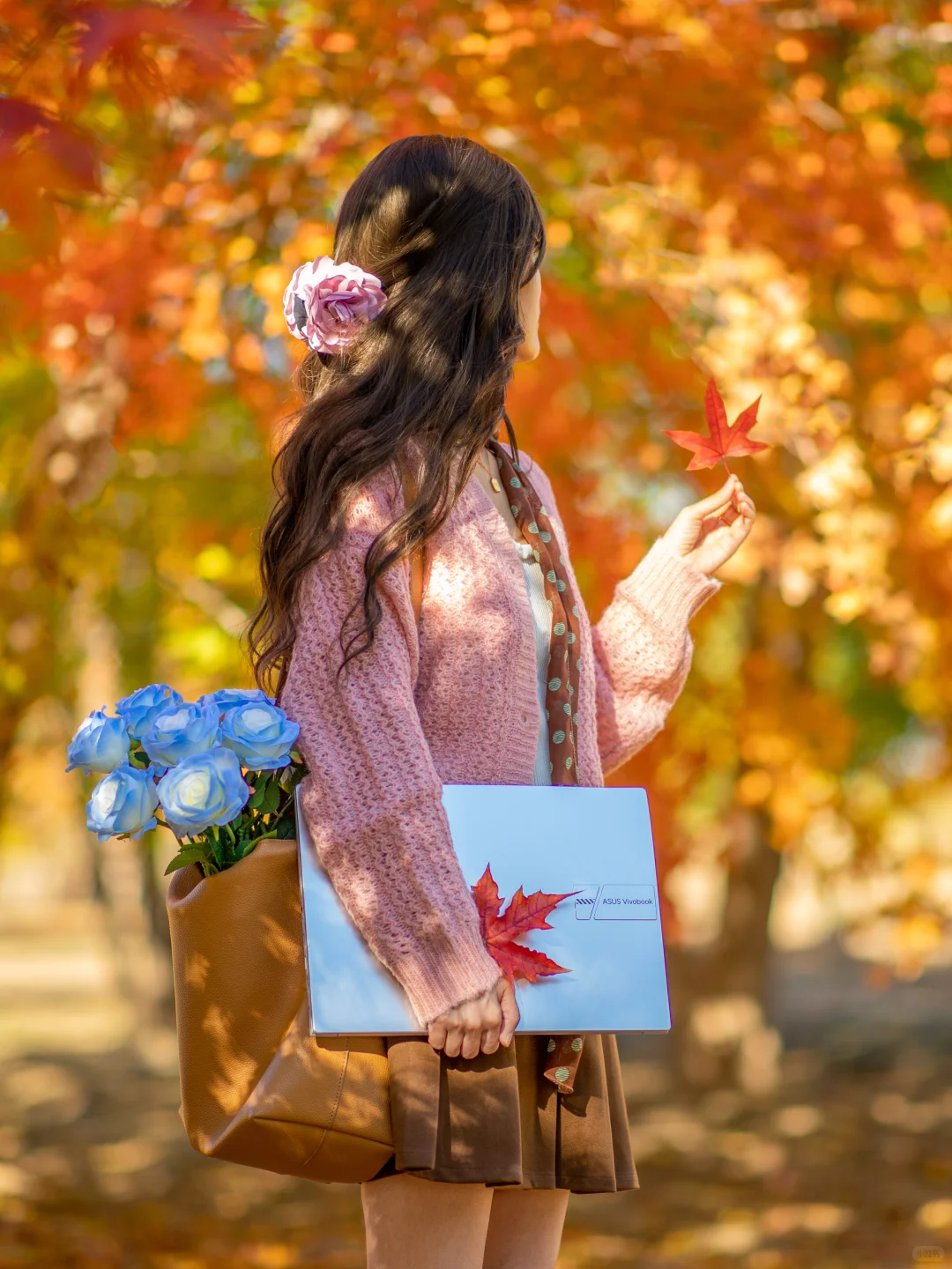 秋天落叶电影感拍照姿势|附滤镜调色教程