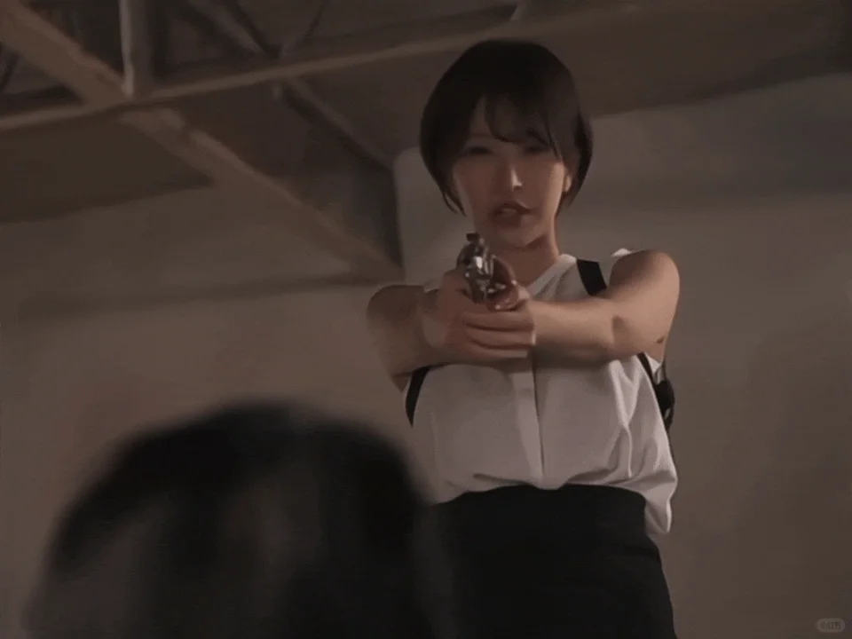 这个日本小电影我看过女警被弄的很惨，刚开