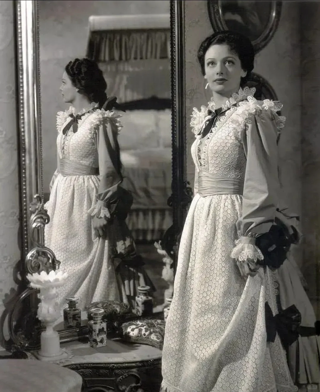 人物 | Polly Ann Young