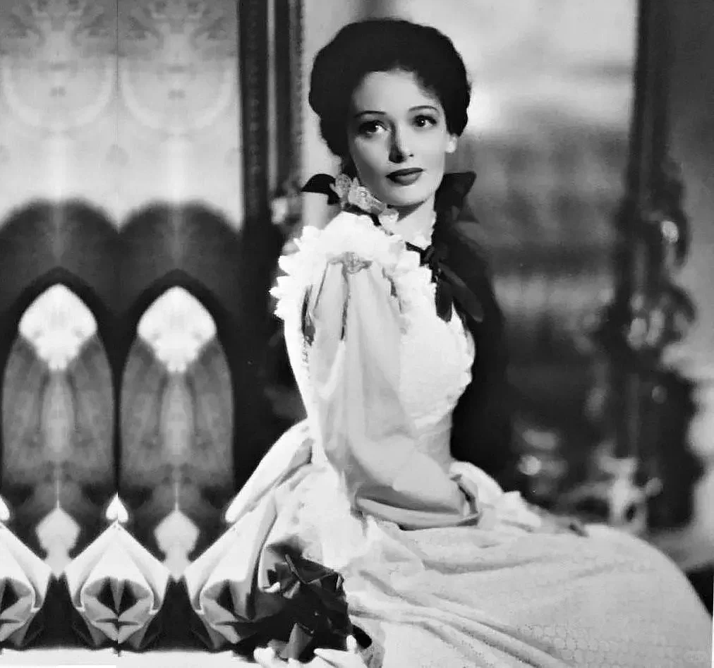 人物 | Polly Ann Young