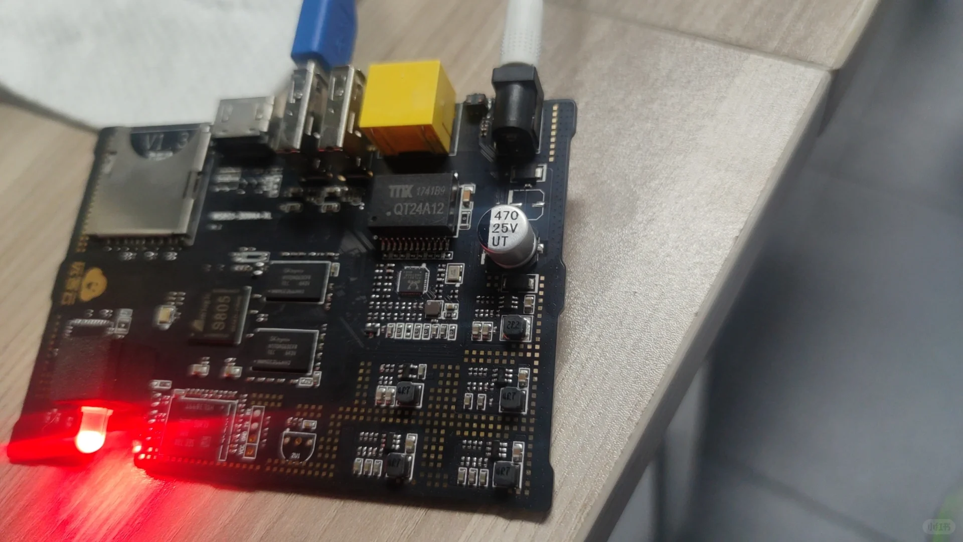 闲置的玩客云别扔！让它变身智能电视盒～