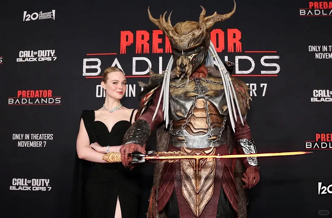 钢铁直男铁血战士✘话唠仿生人萌妹的公路片