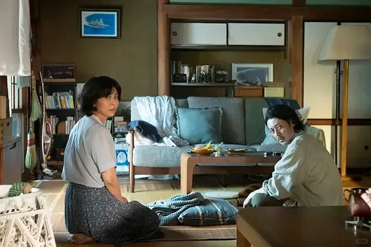 小田切让《夏日沙上》2025上海电影节金爵奖