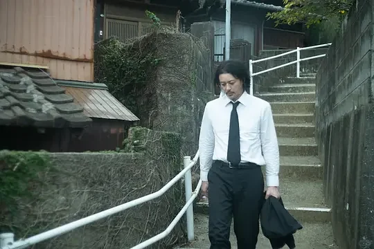 小田切让《夏日沙上》2025上海电影节金爵奖