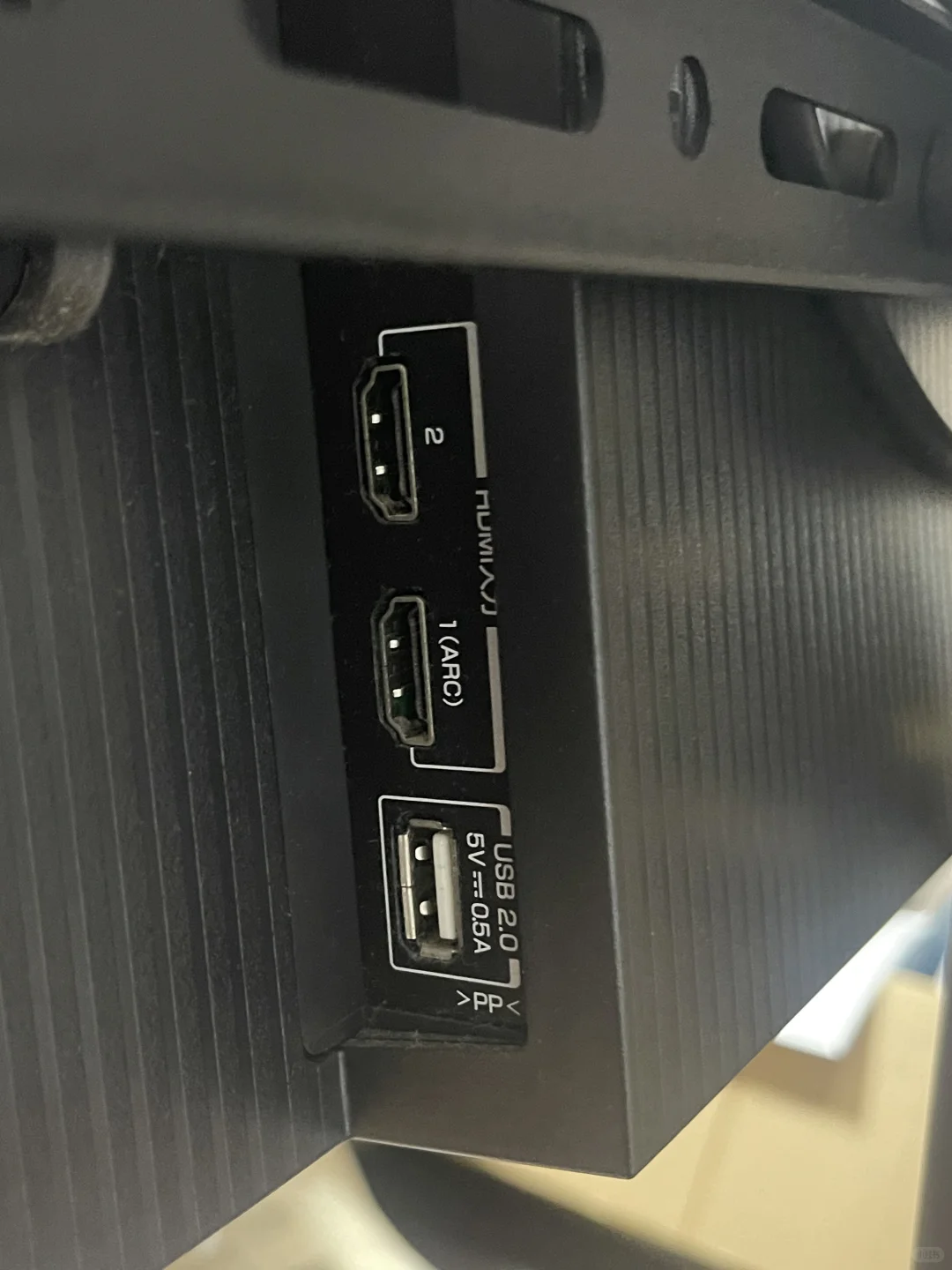 便宜出一台电视、送电视架