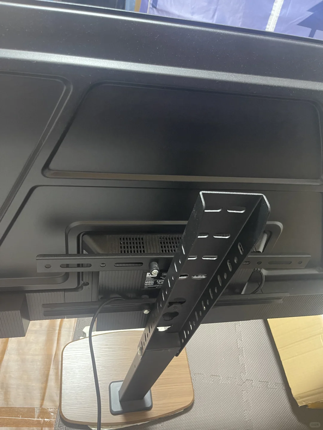 便宜出一台电视、送电视架