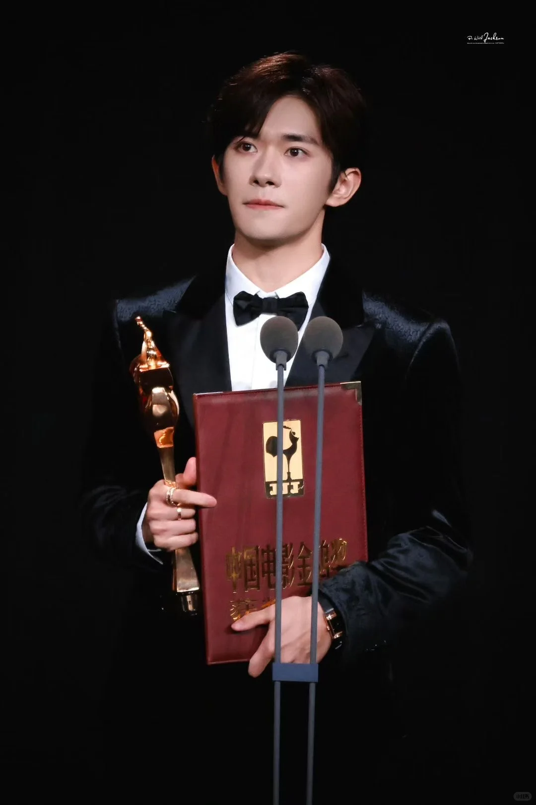 恭喜易烊千玺荣获中国电影金鸡奖