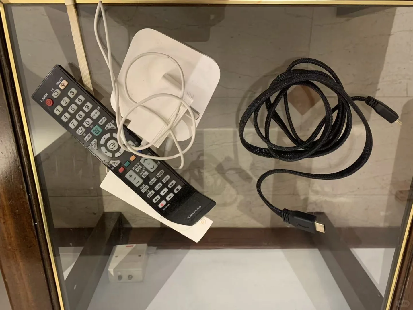 🇸🇬新加坡出九成新自家用三星电视