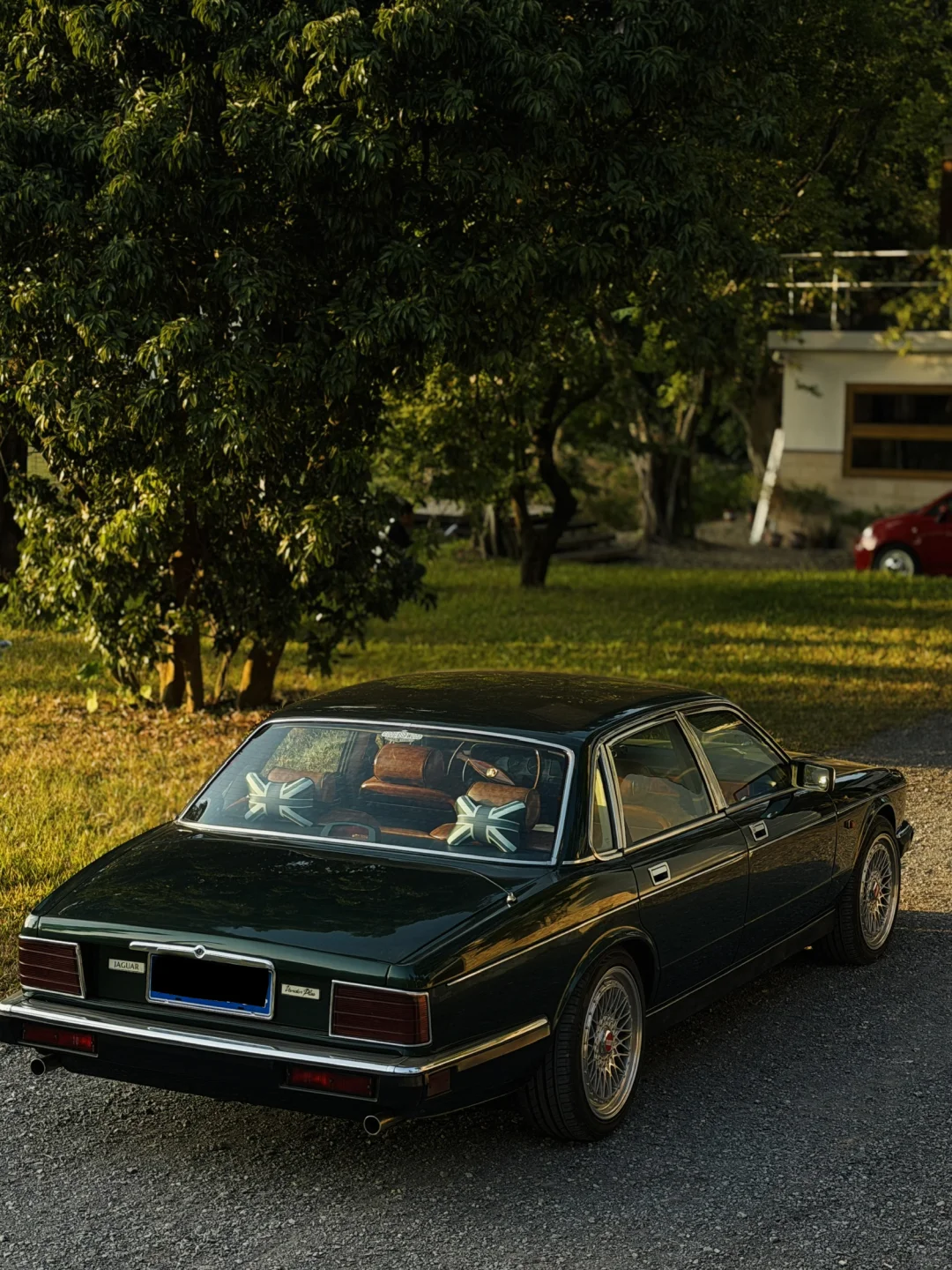 出自用捷豹XJ40 vanden plus版本