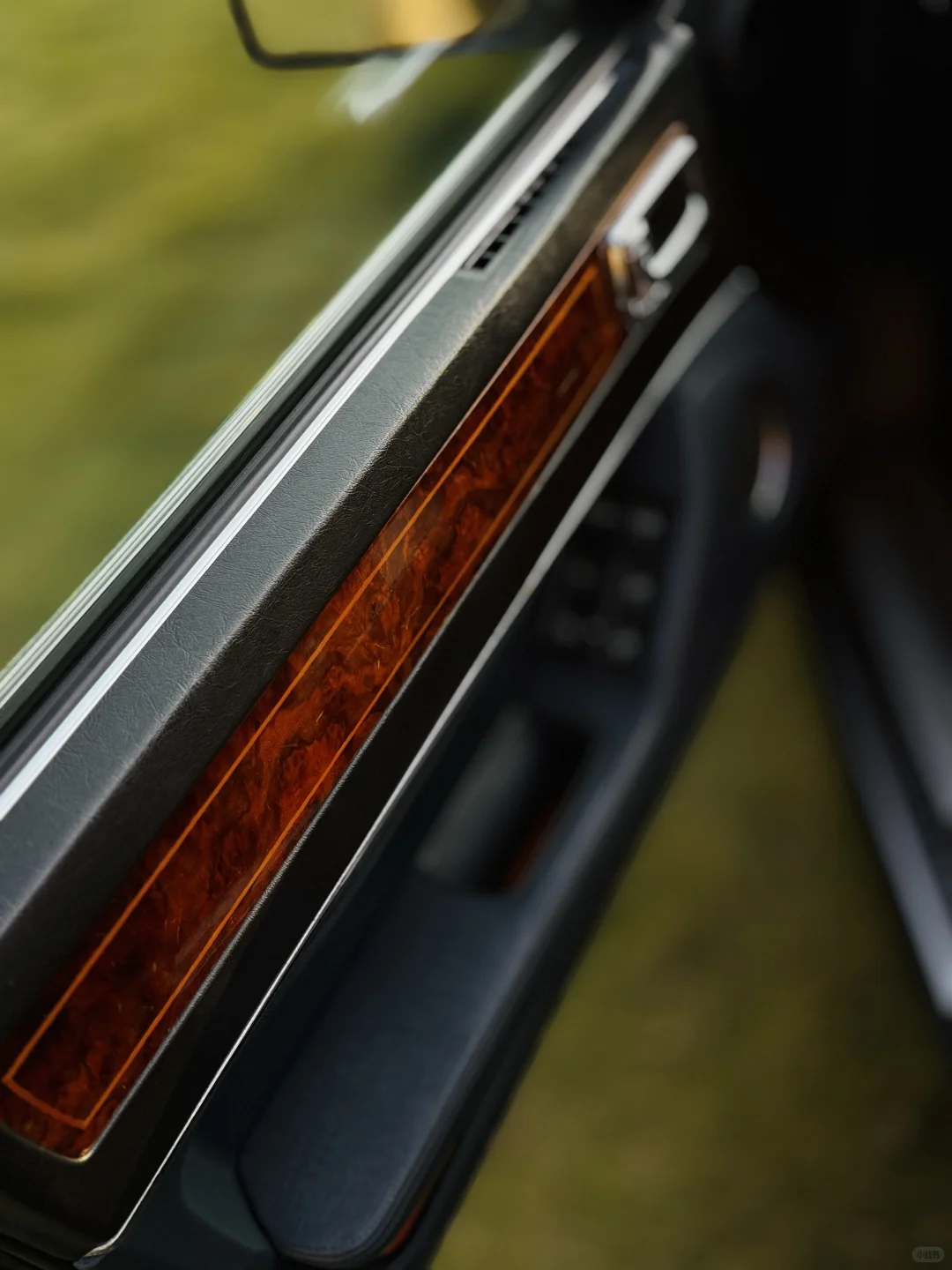 出自用捷豹XJ40 vanden plus版本