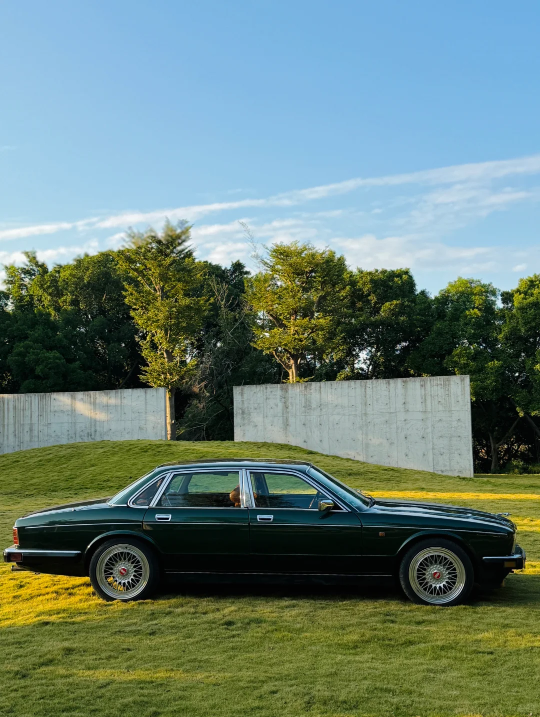 出自用捷豹XJ40 vanden plus版本