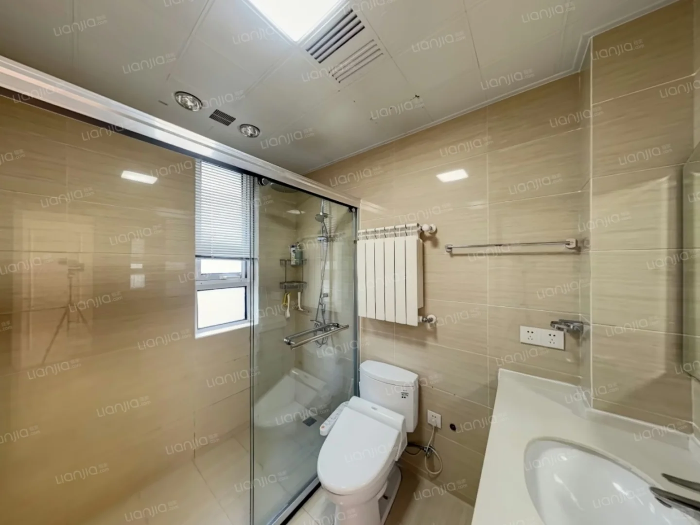 徐庄软件园旁 紫金东郡精装四房带地暖出租