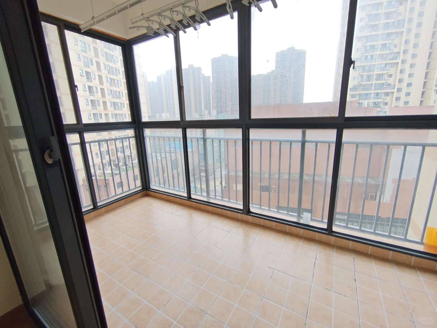 软件园 app广场 实图实价❗950封窗大阳台