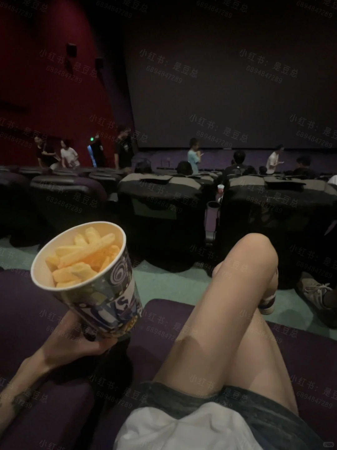 一个人看电影🎞️