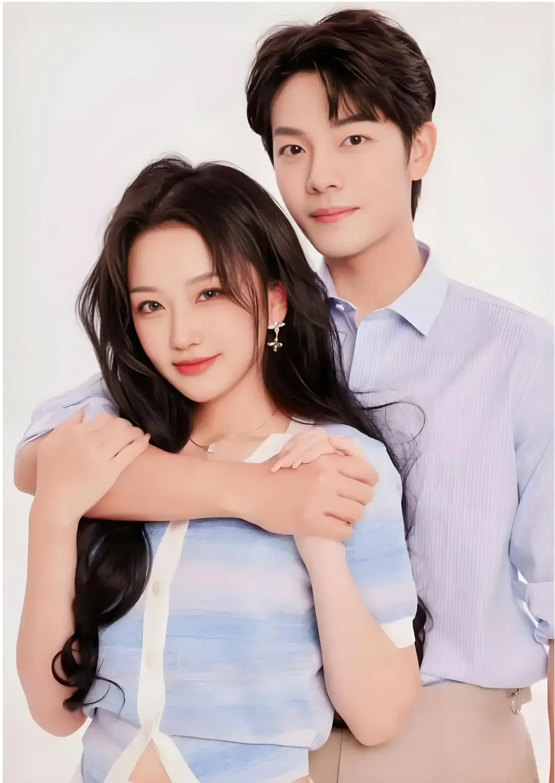 演员韩雨彤，曾辉