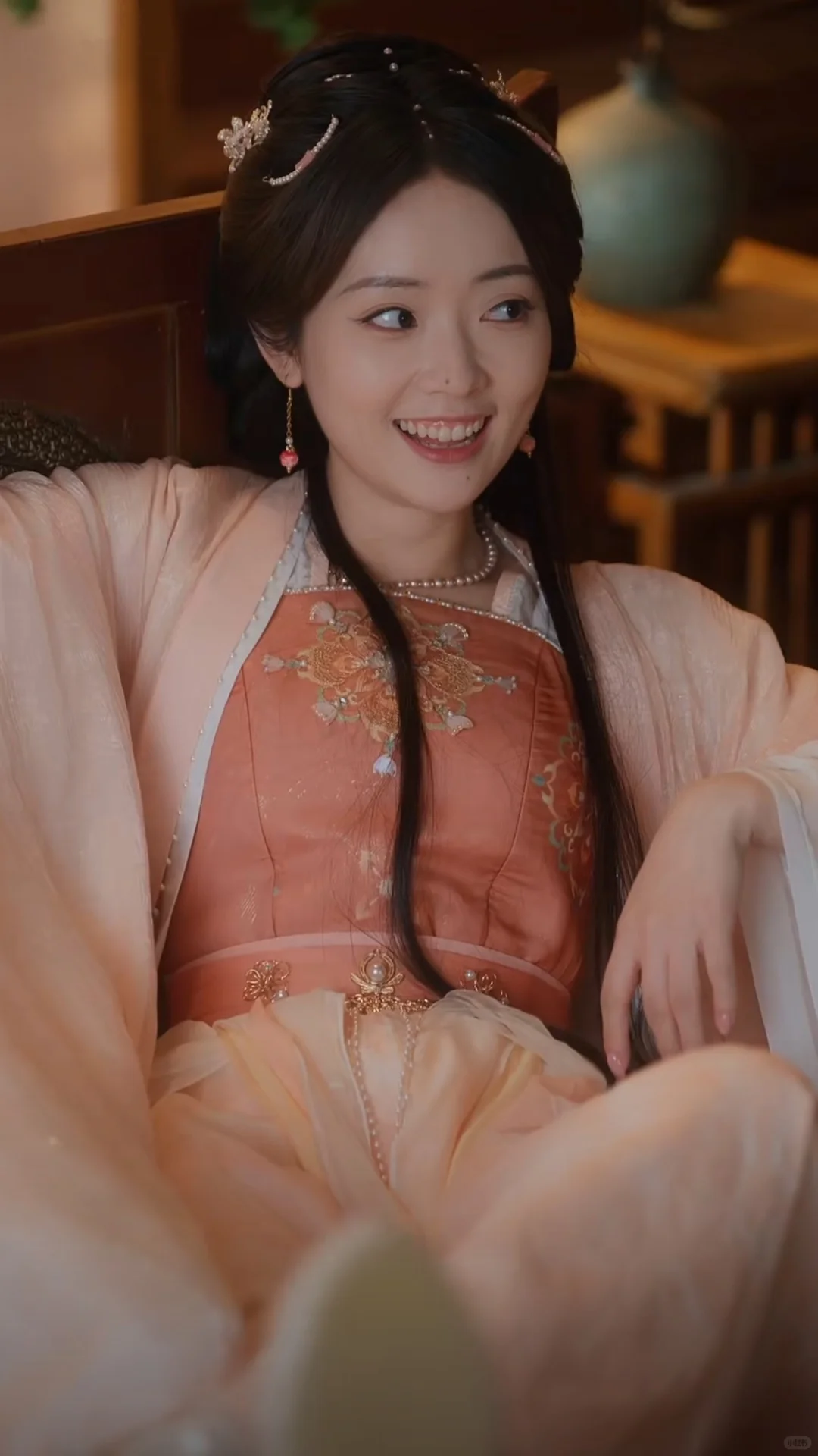 🍅🍆免费短剧 | 穿书后又带娃又斗公主