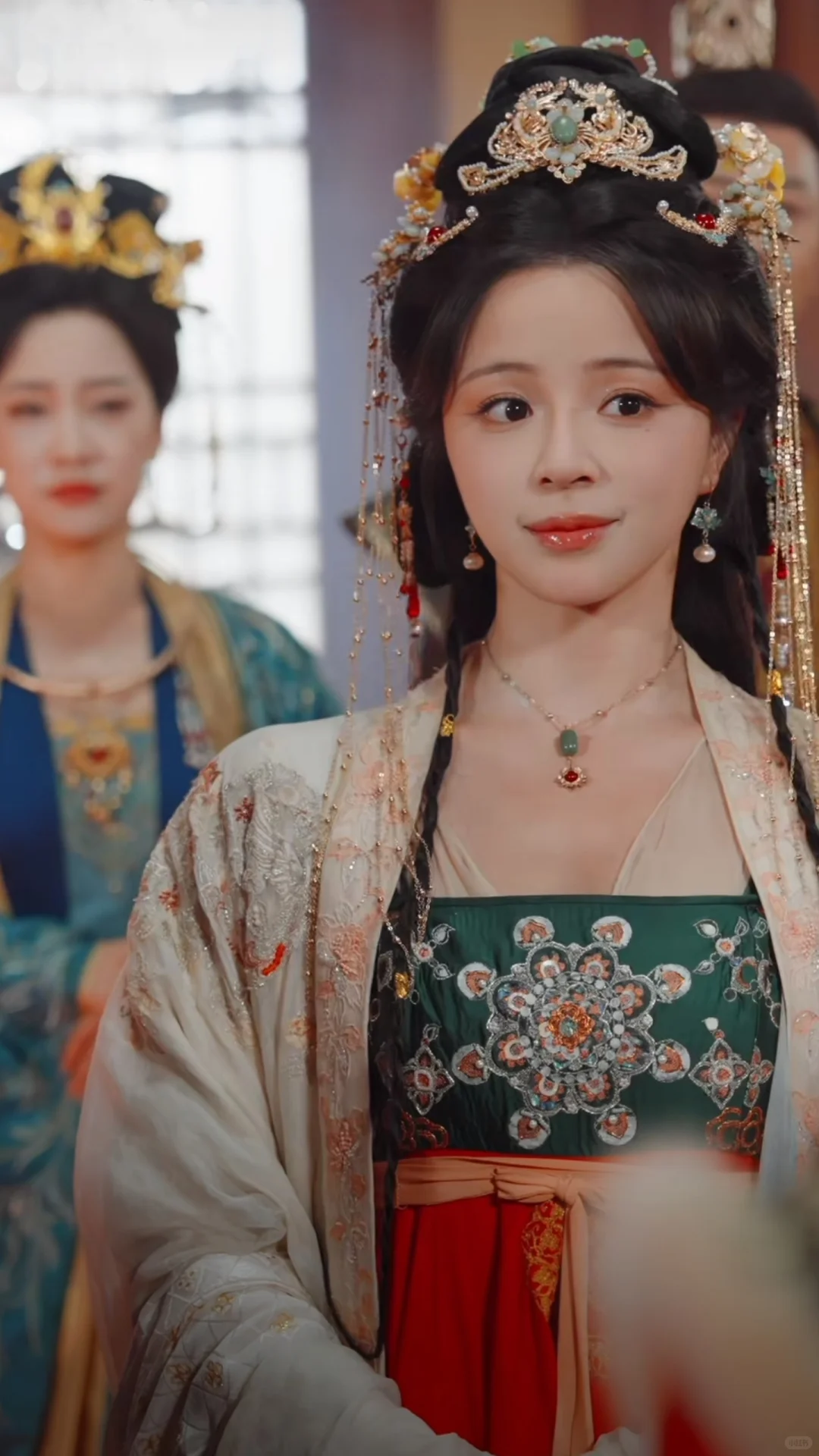 🍅🍆免费短剧 | 铜镜预示十年劫