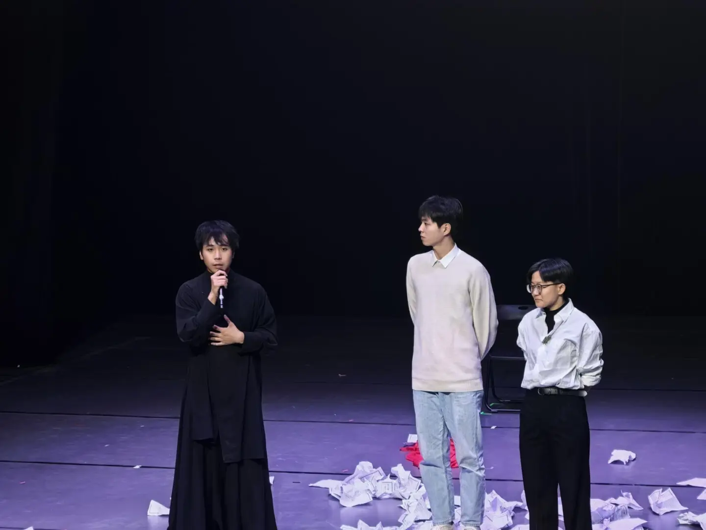 我说要有光，于是剧场就有了光🧐