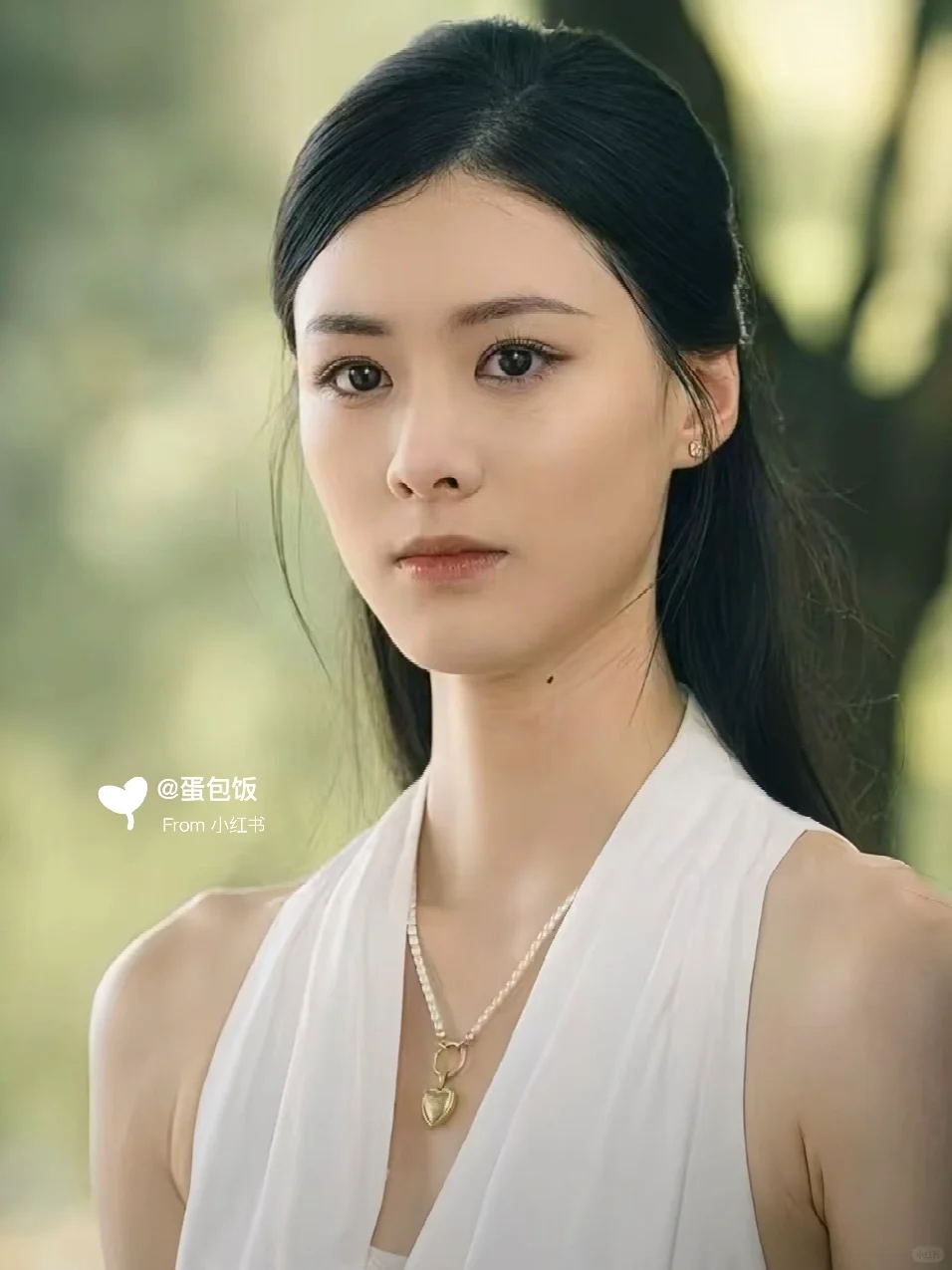 她凭什么拍一部爆一部⁉️