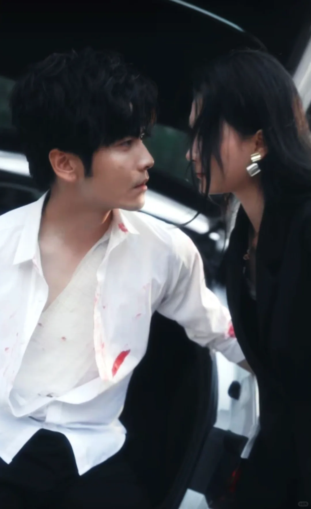 王奕然&左一激情演绎悬疑动作情爱剧！🔥