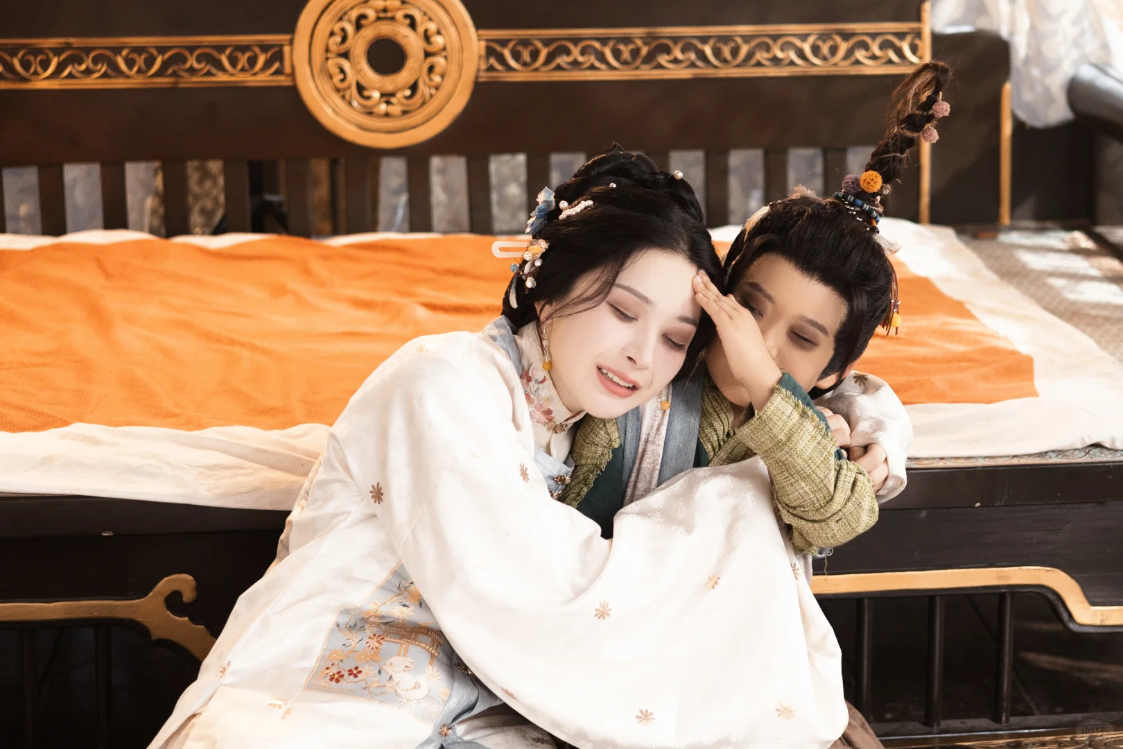 《全府偷听心声我被追着宠》今日上线啦