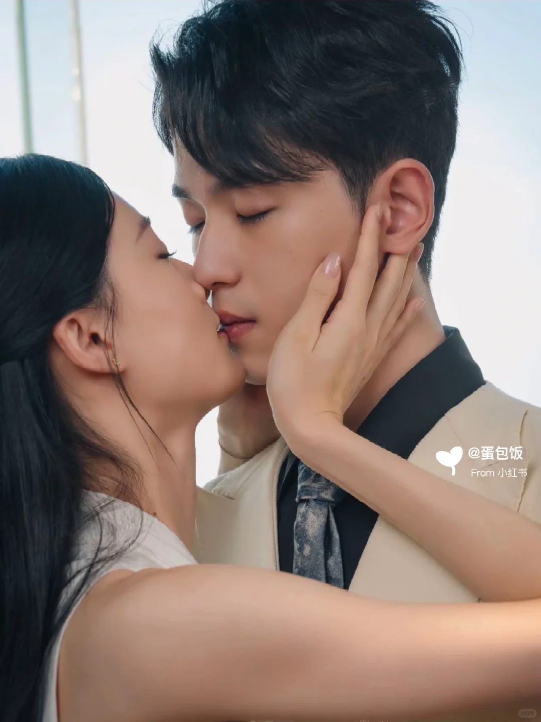 她凭什么拍一部爆一部⁉️