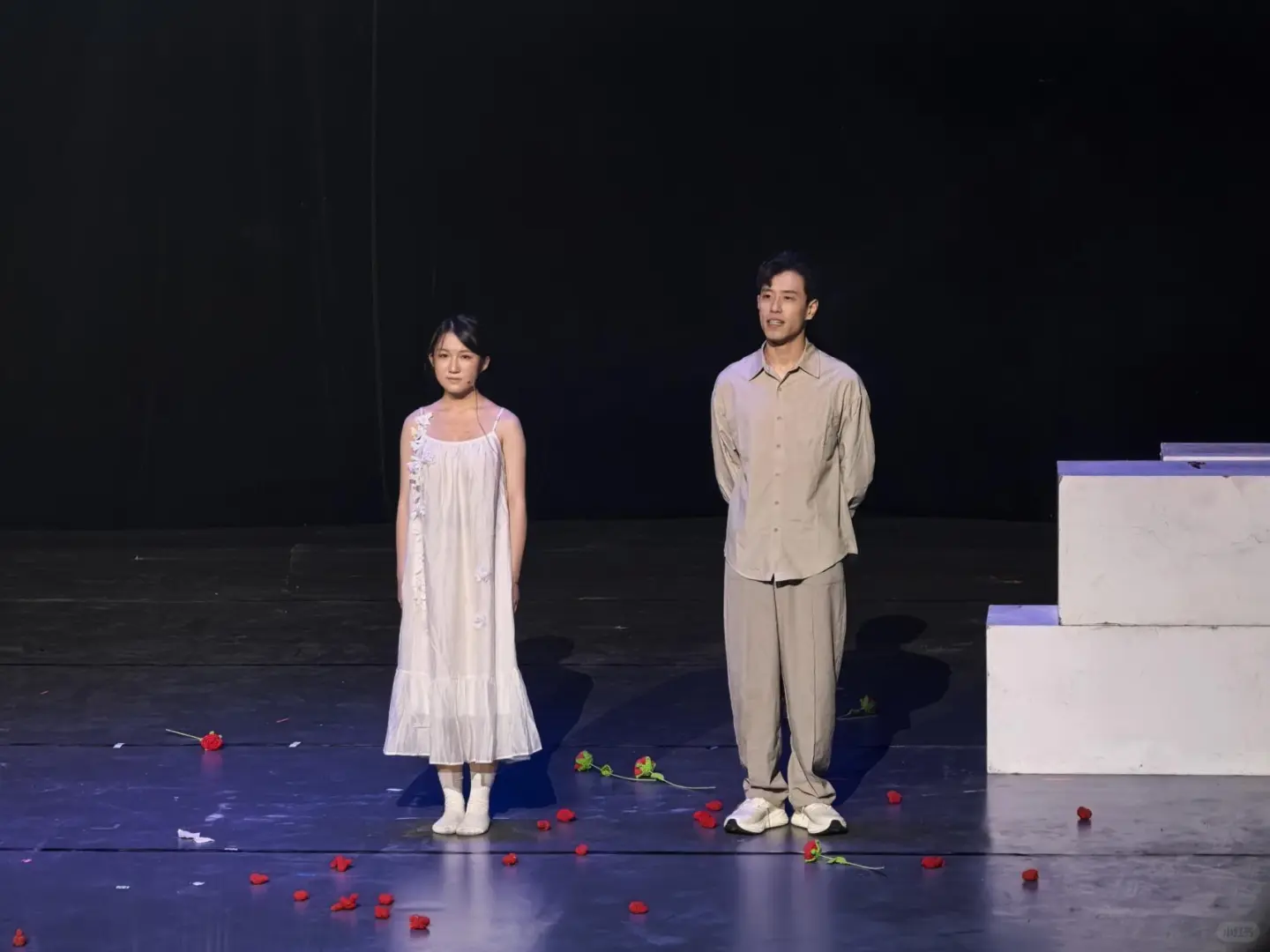 我说要有光，于是剧场就有了光🧐