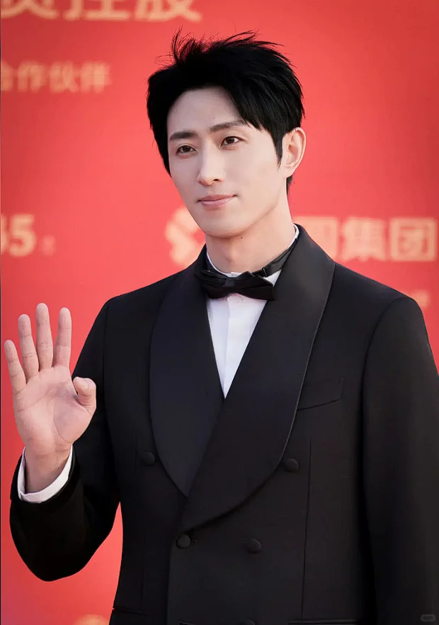 咱们短剧演员太争气啦‼️金鸡奖红毯造型来喽