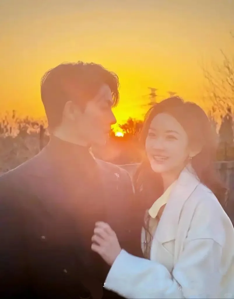 演员韩雨彤，曾辉