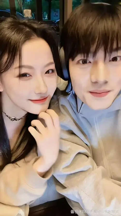 演员韩雨彤，曾辉